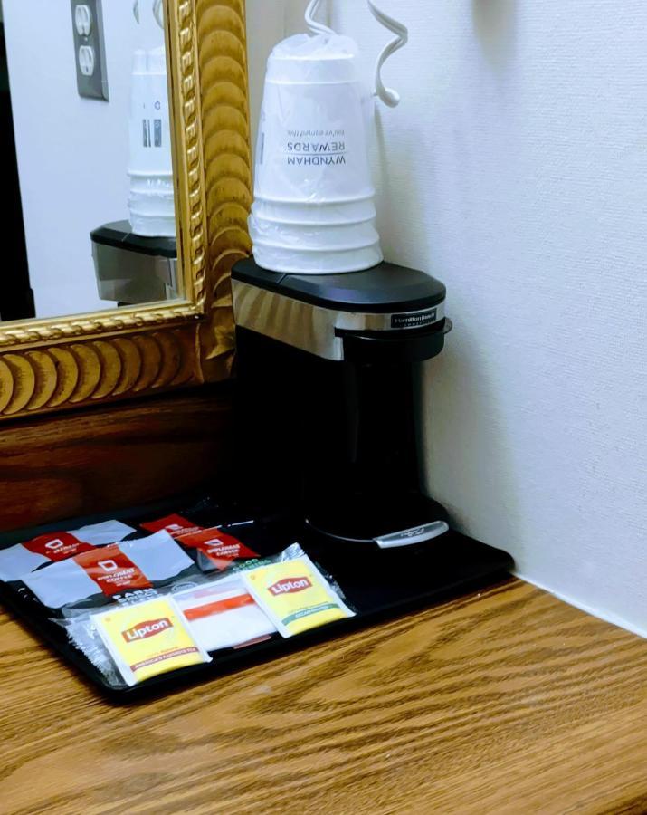 Ramada By Wyndham Albert Lea Ngoại thất bức ảnh