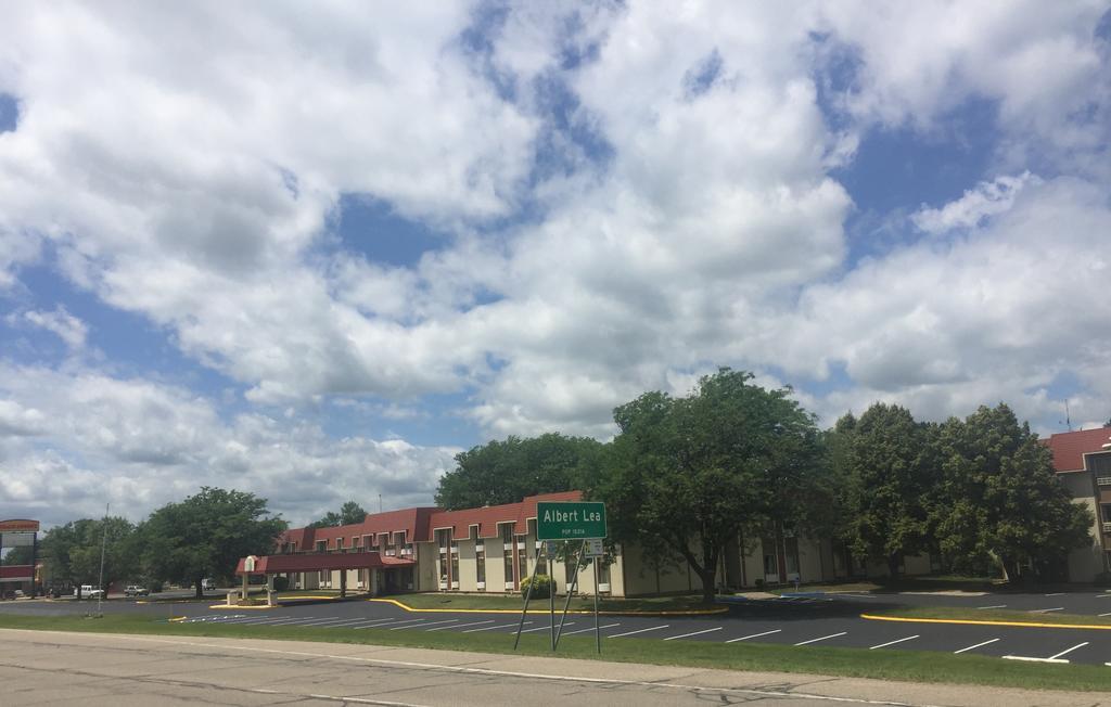 Ramada By Wyndham Albert Lea Ngoại thất bức ảnh